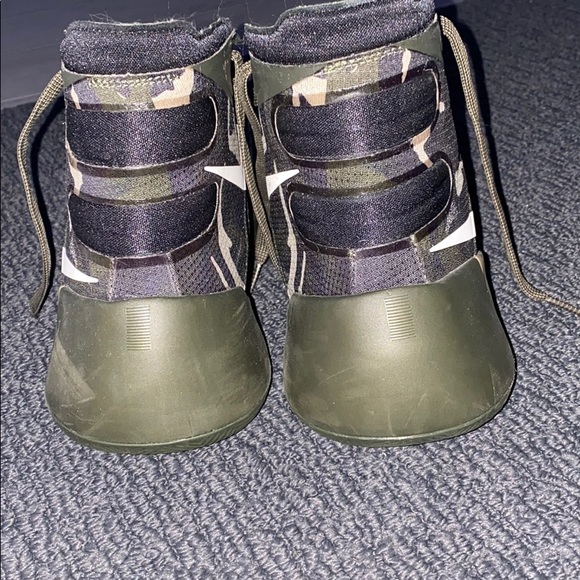 Nike Camo Hyoerdunk. Size 11.5 Men’s - Picture 2 of 6